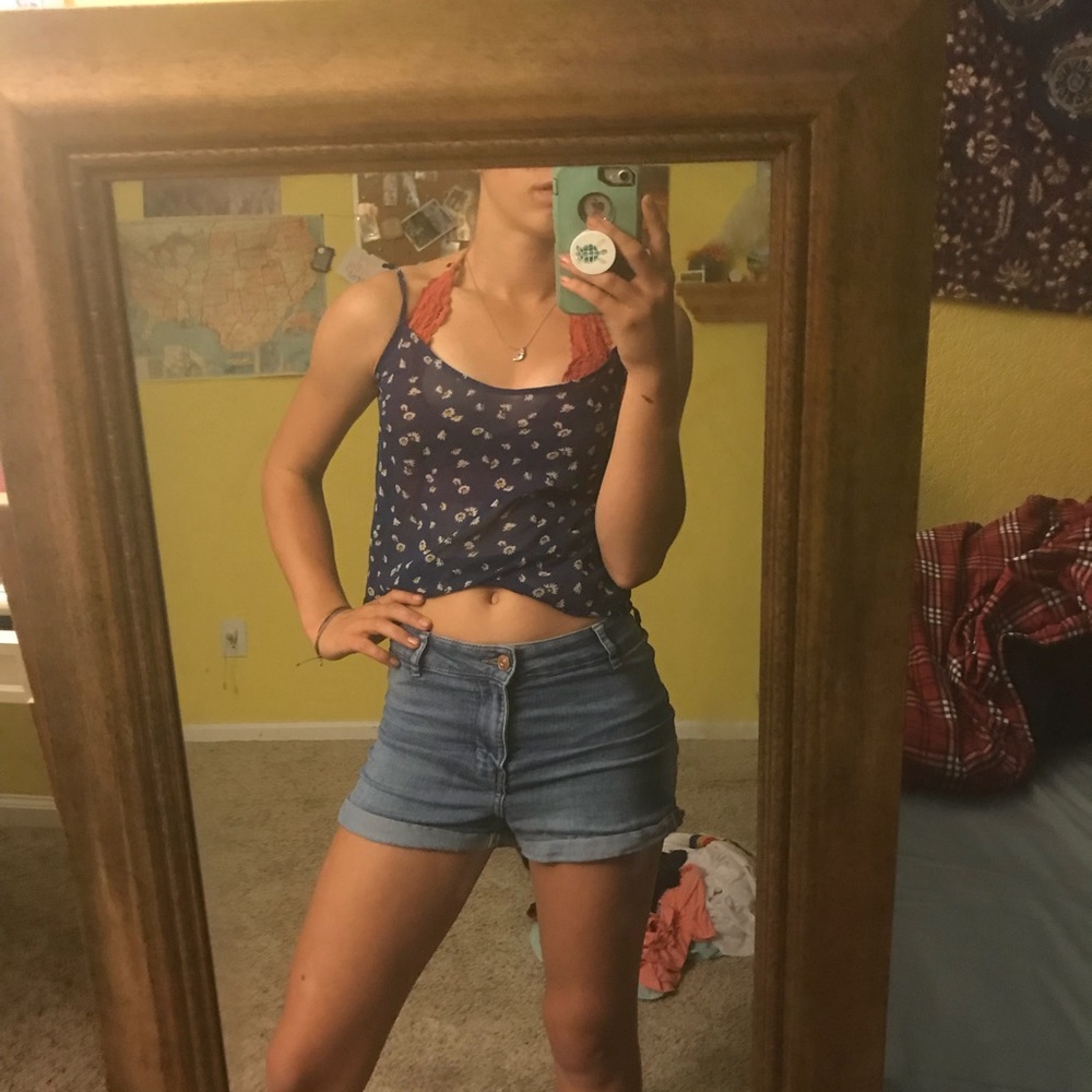 Blue flowered crop top